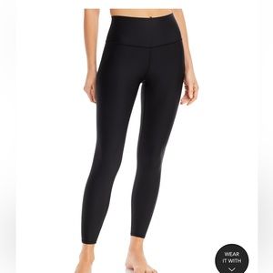 Good used condition airlift 7/8 leggings black sz small